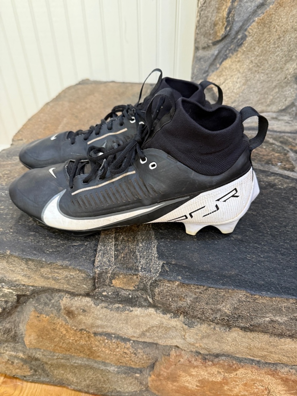Nike Black Men’s High-Top Athletic Cleats with White Accents